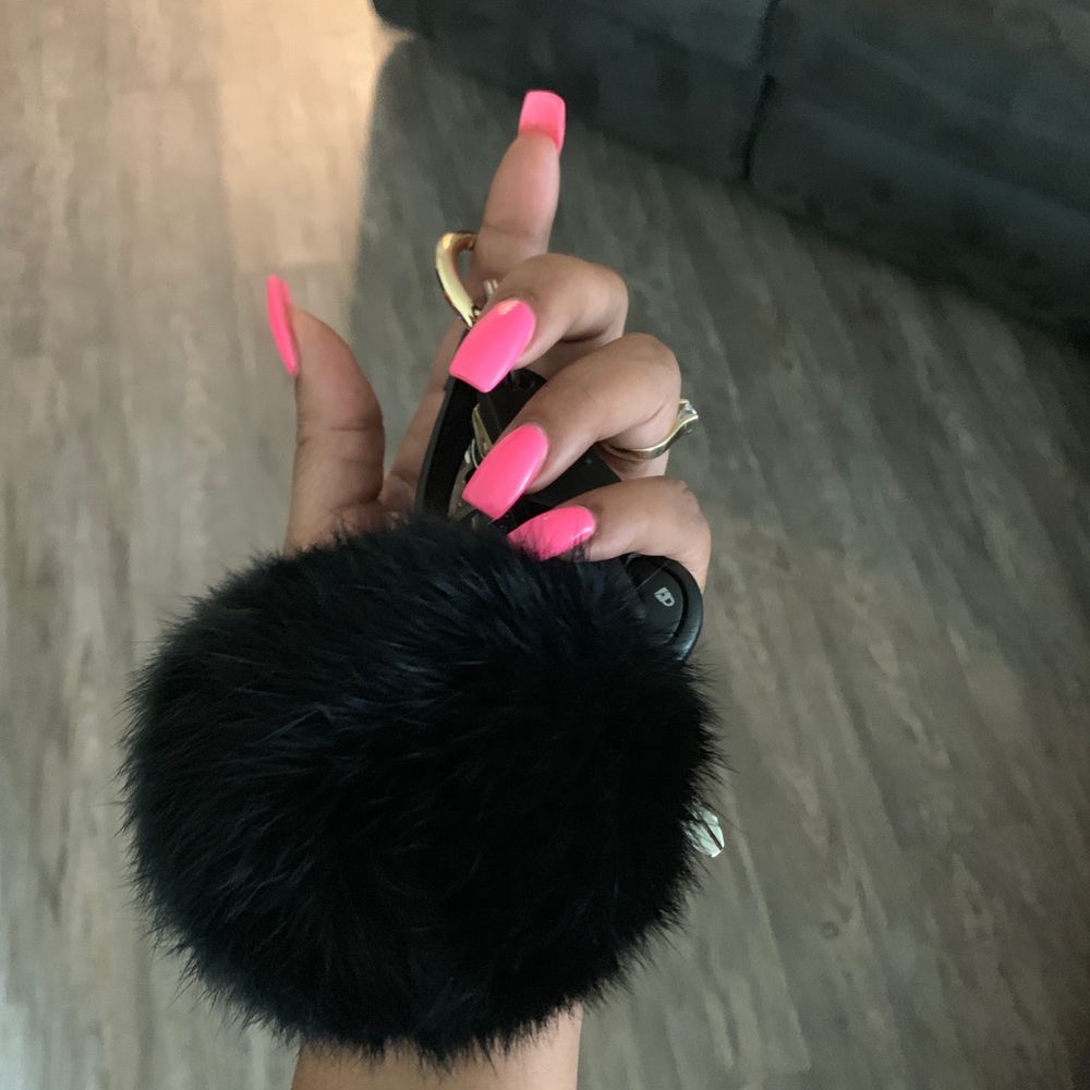 PUFFBALL KEYCHAIN